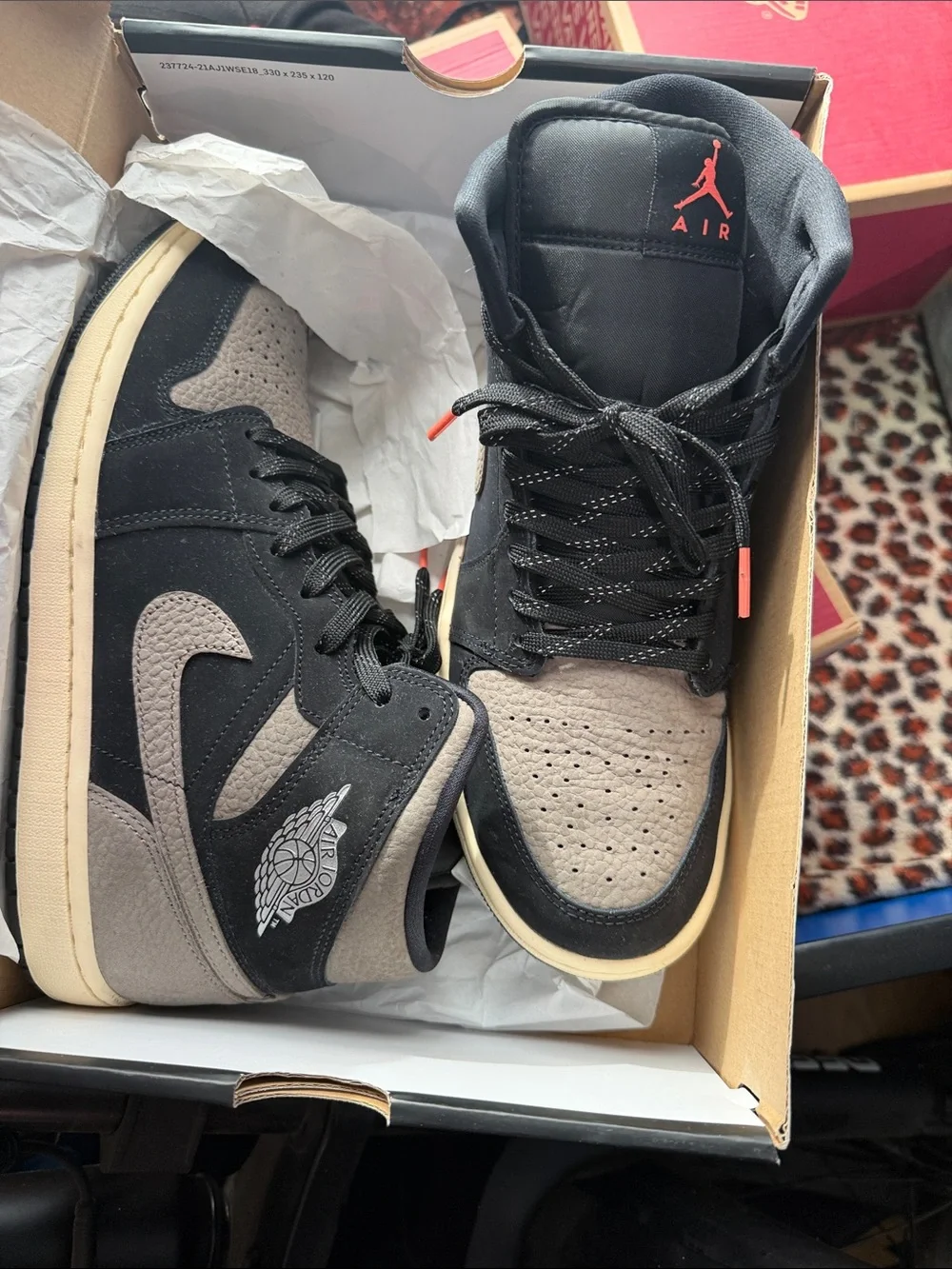 Air jordan 1 mid se size 10